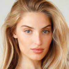 Emily Essig's Instagram, Twitter & Facebook