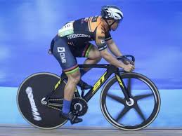 Azizul hasni awang dikenali sebagai the pocket rocketman, atlet kelahiran dungun, terengganu ini telah mencipta sejarah sebagai pelumba basikal pertama negara meraih pingat gangsa di sukan olimpik 2016 di rio de janeiro, brazil. Malaysia Ada Pelapis Bermentaliti Juara Azizulhasni