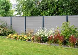 C'est le moment ou jamais d'embellir sa clôture de jardin ! La Cloture En Bois Composite Revolutionne Le Marche De L Amenagement Exterieur Conseils Construction Com
