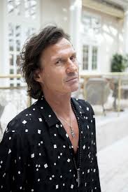 Owner of strawberry, a privately held corporation consisting of 10 companies. Petter Stordalens Herlige Paskebeskjed Og Gave Til Kjaeresten