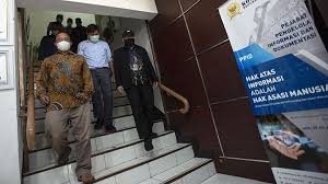 Komnas ham diprotes dua anggota dpr, arteria dahlan dan wihadi wiyanto lantaran memberikan catatan terkait pembahasan ruu omnibus law cipta . Pakar Hukum Jelaskan Landasan Komnas Ham Bisa Telisik Twk Pegawai Kpk Teras Id