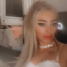 Tamara Bentley's Instagram, Twitter & Facebook