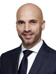 Alex Colombo's Instagram, Twitter & Facebook