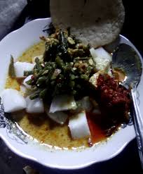 Sajikan dengan sayuran rebus dan saus sambal agar lebih nikmat. Resep Cara Membuat Lontong Sayur Untuk Jualan Di Pasar