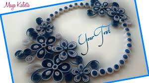 1st, prepare a piece of card paper, stick 5 green petals on bottom part of the card; Diy Crafts How To Make Diy Paper Quilling Greeting Card Design Handmade Diy Designs Youtube