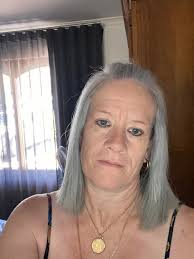 Never decide what to wear, shortly after a small square piece of paper is  placed