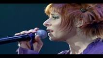Mylène Farmer (live) — “Les Mots” (En duo avec Abraham Laboriel Junior) ↔  (De Mylène Farmer : Avant que l'ombre... À BERCY