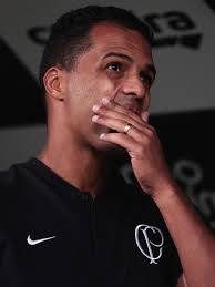 Corinthians terá primeiros trabalhos de Fernando Lázaro