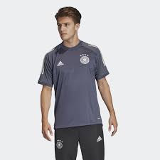 Deze vakken worden gescheiden door donker rode banen. Duitsland Trainingsshirt Euro 2020 2021 Voetbalshirts Com