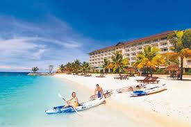 Jun 25, 2021 · 可以看見關島週二才宣布，民眾很踴躍，甚至比帛琉旅遊泡泡還踴躍。 不過鳳凰旅行社也說，目前旅遊還是受限制，旅行社不能組團，這次就是協助機加酒，會來報名的人是有特殊目的，背後主因還是去打疫苗，然後才是順便去走走。 Caxqltlkjujunm