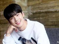 Cowok ganteng cowok seksi keren hot boys photo rezky aditya some peoples also called as rizky reski riski rezki or resky aditya was born in jakarta 26 februari 1985. Chan Eunwoo Seolhyun Lafuma Chan Eunwoo Seolhyun Cha Eunwoo Photoshoot Seolhyun Photoshoot 2017 Astro Kpop Member Profile Selebritas Aktor Korea Astro