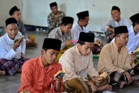 Pondok pesantren gratis di garut. Daftar Alamat Dan Nomor Telepon Pondok Pesantren Di Garut Kagarut Com Booking Hotel Villa Murah Di Garut