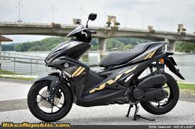 Maybe you would like to learn more about one of these? Tested Yamaha Nvx Hoot Of A Scoot Bikesrepublic