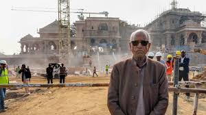 Ram Mandir Inauguration: कौन हैं चंपत राय? एक केमिस्ट्री टीचर, जिसने अयोध्या राम मंदिर आंदोलन के लिए खपा दिया अपना पूरा जीवन | Moneycontrol Hindi