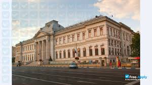 Stiam ca pot sa vad unde se afla coletul de la fan courier, daca am codul awb pentru. University Of Craiova Free Apply Com