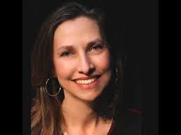 Dana Leslie's Instagram, Twitter & Facebook