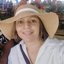 Vetkoek vraag. Wat is die beste broodmeel of koekmeel? Ek sukkel om  gaterige vetkoek te bak. Partykeer groot holtes, dan weer te dig. Ek mik  vir eweredige gate amper soos ciabata brood.