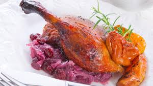 Gansekeulen Auf Rotkohl Im Romertopf Rezept In 2020 Rezepte Essen Gansebraten Rezept