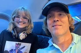Larry Birkhead, Daughter Dannielynn Pose for Selfie