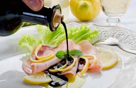 Per condire insalate, pesce, carne, verdure al vapore. Aceto Balsamico Di Modena Igp Proprieta E Benefici