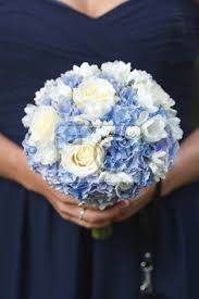Maybe you would like to learn more about one of these? Blaue Und Weisse Brautstrauss Von Hortensie Rosen Und Freesie Wandsticker Blutenblatter Lawine Freesie Myloview De
