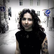 Laki: An Engaging Edit of Rihanna's Woo