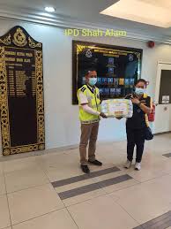 Frontliner ops covid19, ketua polis balai sendiri yg record, 10 min edit credit to asp fakarudin, ocs paling sempoi. Mr Diy Covid 19 Csr Ibu Pejabat Polis Selangor Mr Diy Always Low Prices