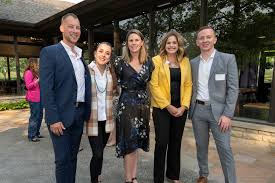 🎉 Exciting news! We're introducing the LC Alumni Membership program —  designed to connect, develop, and inspire our incredible alumni community.  With exclusive events, curated networking opportunities, and leadership  workshops, there's something