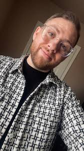 Just want to say thank you to everyone who wished me a happy birthday  today. I'm so thankful for another year of life! 💚🩵