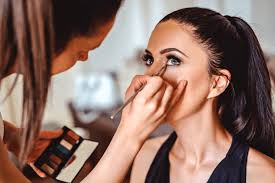 how to bee a freelance makeup artist