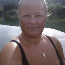 Senka Kovacevic sa svojim unucima pogleda ovu stranicu, hvala Pozdrav 👋