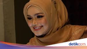 See more ideas about siti nurhaliza, beautiful, beautiful hijab. Selamat Siti Nurhaliza Sukses Lahirkan Anak Keduanya Di Usia 42 Tahun Idnbuzz