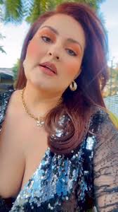 He llegado a mis 25 años de edad... Gracias a todos y cada uno de ustedes  por apoyarme y darme ánimos para salir siempre adelante... La música es mi  vida ❤