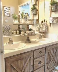 Browse Rustic Bathroom Wall Decor Ideas And Decorating Ideas Discover Inspiration For Your Mountain Style Bathroom Remodel Including Colors Storage Layouts V 2020 G