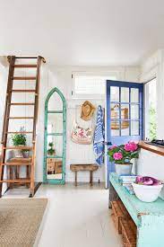10 Colorful Beach House Decorating Ideas Martha Vineyard S Beachside House Tour Interiordesing Homedecor Beach House Interior Home Decor Beach House Decor
