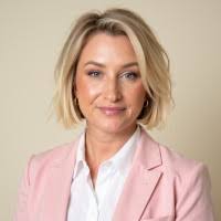 200+ "Amanda Curry" profiles