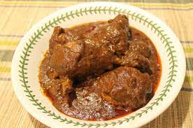 Sediakan bahan kisar.kisar lumat.panaskan periuk dan masukkan minyak dalam anggaran 1/3 cawan minyak masak.bila minyak panas mula. Ayam Masak Kerutuk Azie Kitchen