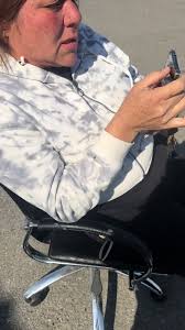 HOLA BUNAS TARDES AKI NOTICIAS DE PRIMER HORA! entrevistando la jente de  Bakersfield cómo el impacto, el TikTok, ayer y cómo se sienten hoy, que ya  regresó crystal Valdivia