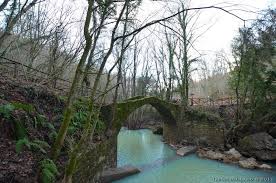 Un luogo sperduto, misterioso, poco conosciuto e quindi poco frequentato. Acquapendente So Called Roman Bridge