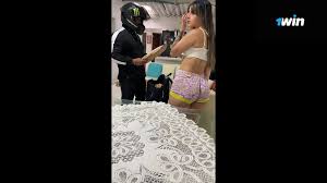 Stephanie Collier Con sus mejores trajes