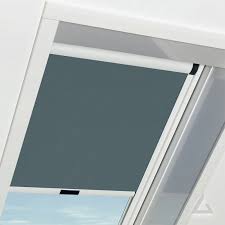 Aber auch für ungenormte dachfenster können plissees passgenau bestellt und eingebaut werden. Roto Verdunkelungsrollo Zrv Qx 078 118 M Al V06 Gunstig Kaufen Bei Dachgewerk