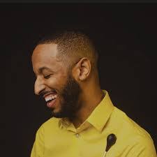 Kyle Dickson's Instagram, Twitter & Facebook