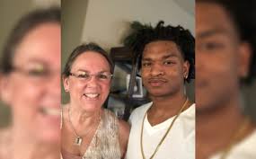 Abuela y joven celebran Thanksgiving juntos cada año tras confusión- Grupo  Milenio