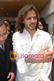 570 x 571 jpeg 59 кб. Vivek Oberoi At The Iifa Press Meet In Fun Cinemas On May 27th 2008 Vivek Oberoi Bollywood Photos