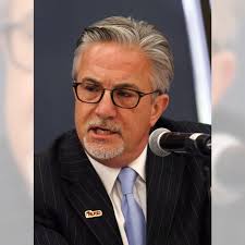 Tom Hunt, longtime Riverside school board member, dies at 68