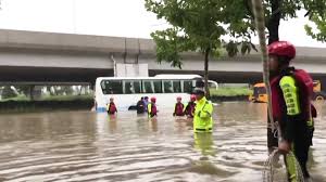 #zhengzhou #subwayflooded #floodscovering a wide range of stories about or related china and its role in the world. Jrpksitds8epsm