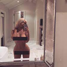 Kim Kardashian praised by fans for her 'old curves' in a resurfaced naked  mirror selfie before drastic weight loss | The US Sun