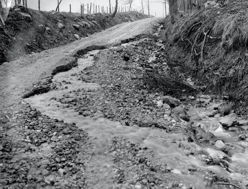 What is the history of the unpaved roads in the 1920s?