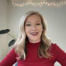 Nikki Davidson's Instagram, Twitter & Facebook