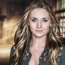 Amber Marshall Net Worth, Now, Movies And TV Shows, Songs, Wedding,  Jewelry, Instagram
